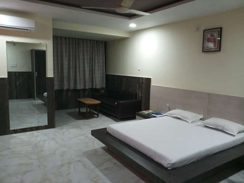 Hinglaj Hotel And Restaurant