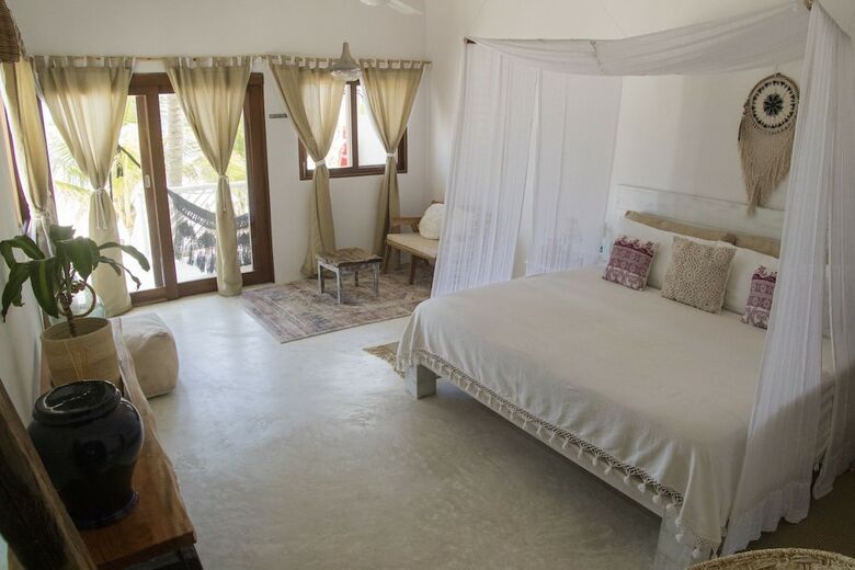 Hotel Los Amigos Beach