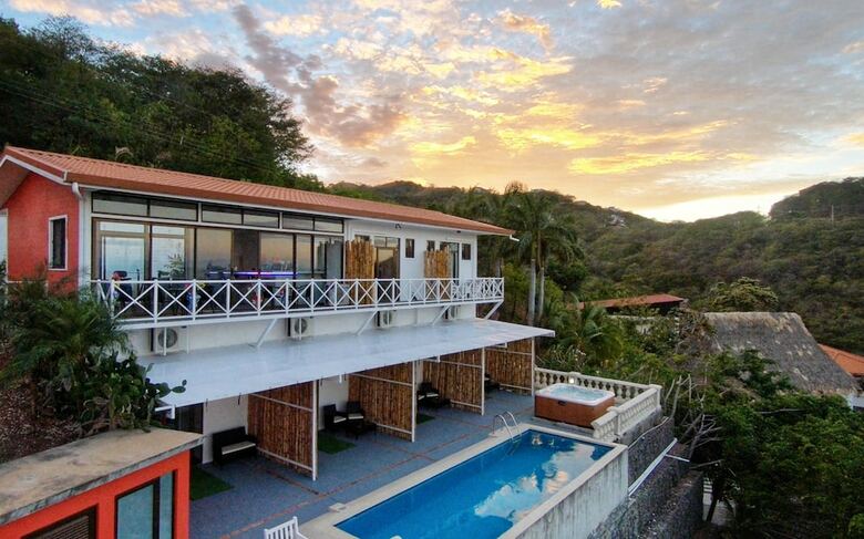 Hotel Pura Vista
