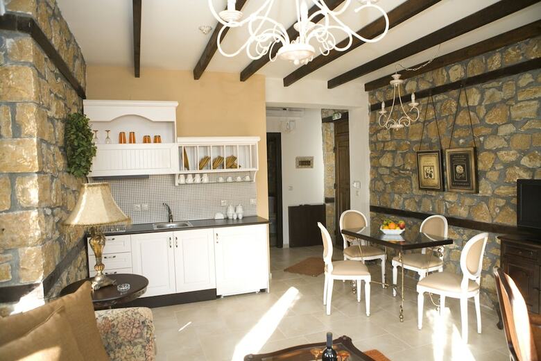 Hotel Archontiko Emmanouilidi Suites