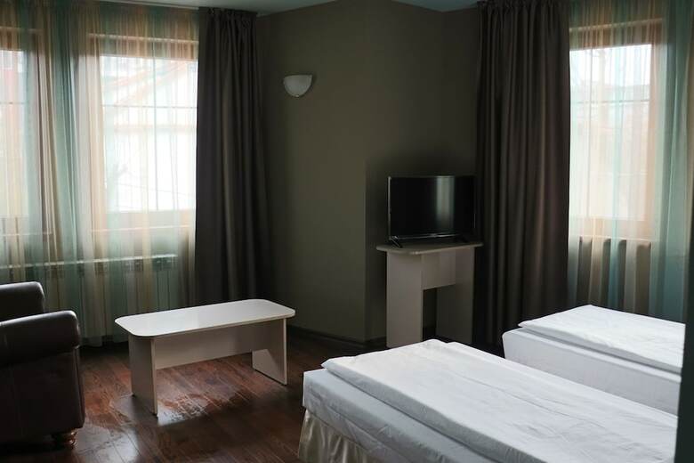 Roots Hotel & Wine Bar