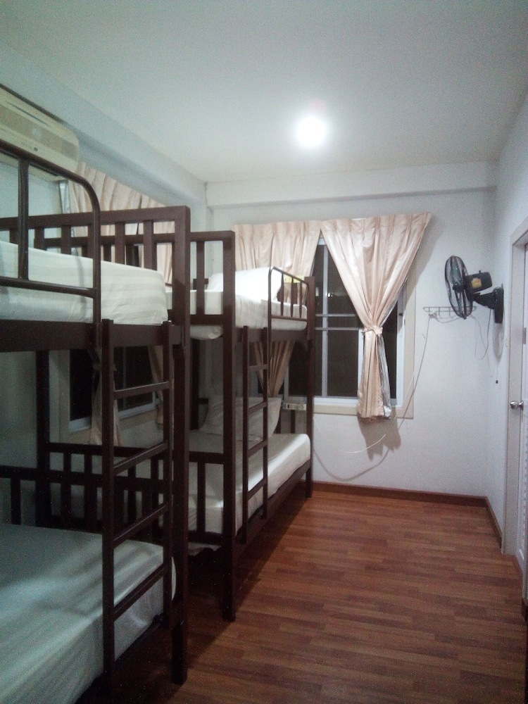 Hostal Anna Hostel