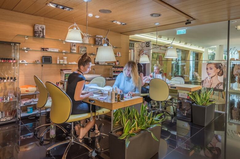 Hotel Zena Beauty & Shopping Center