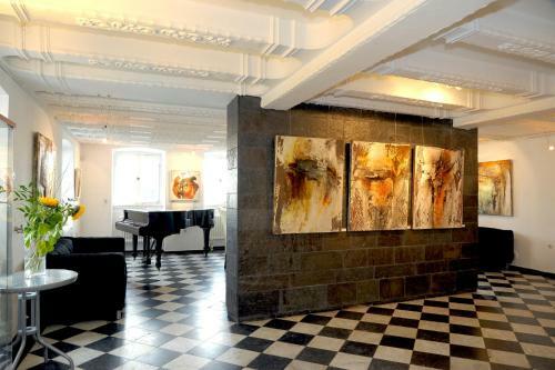 Hostal Rheinriver Guesthouse - Art Hotel