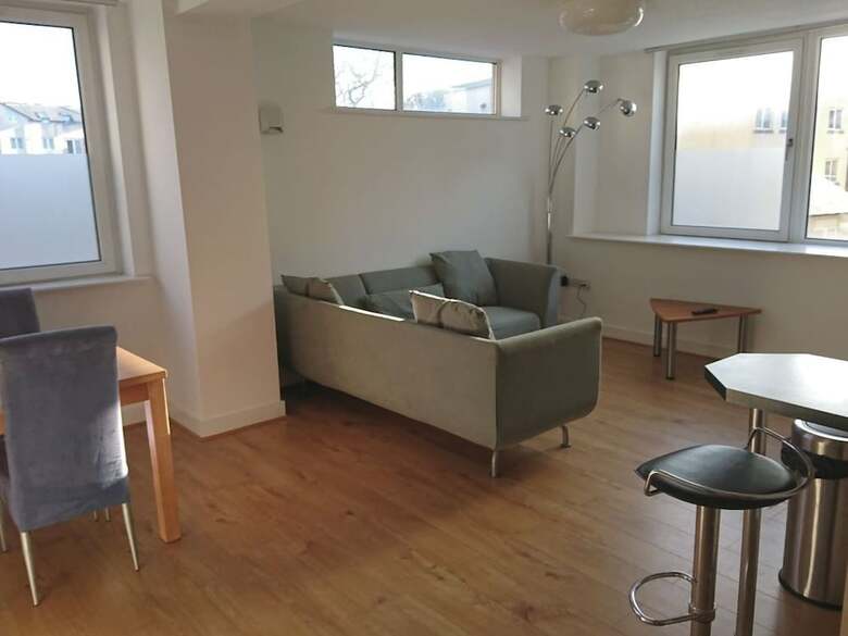 High 5 Apartment