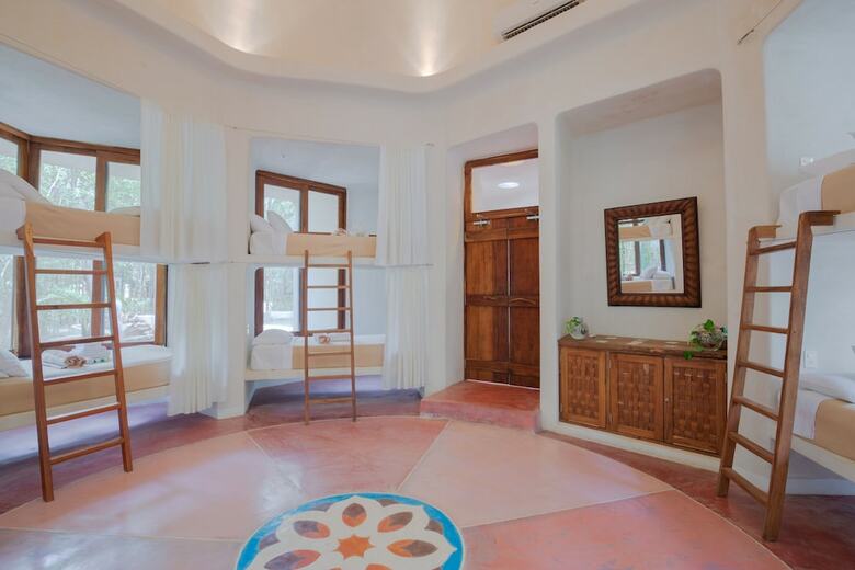 Hotel Holistika