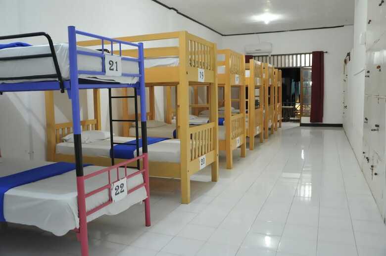 Hostal On The Way Hostel & Lounge