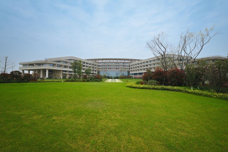Wuhan Liantou Penisula Hotel & Resort