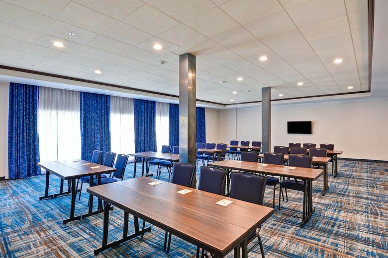 Hotel Courtyard By Marriott Long Island Islip/courthouse Complex