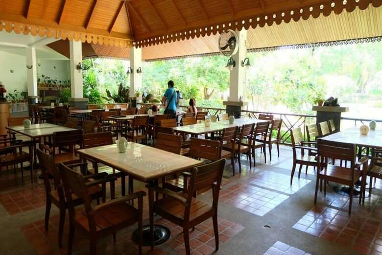 Hotel Muaklek Paradise Resort
