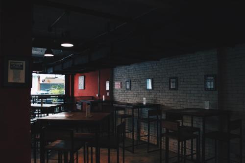 Henry's Hotel & Gastropub