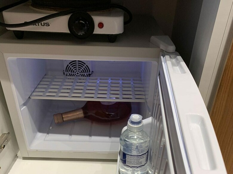 Door To The Shore - Seafront Cottages