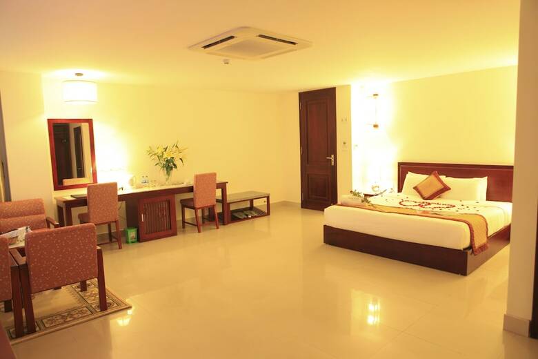 Luxe Hotel