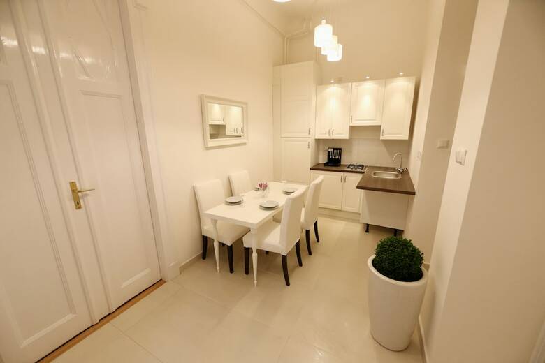 Dfive Apartments - Fashion Street