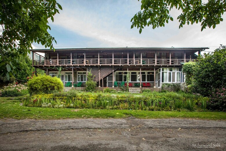 Johnsons Hotel