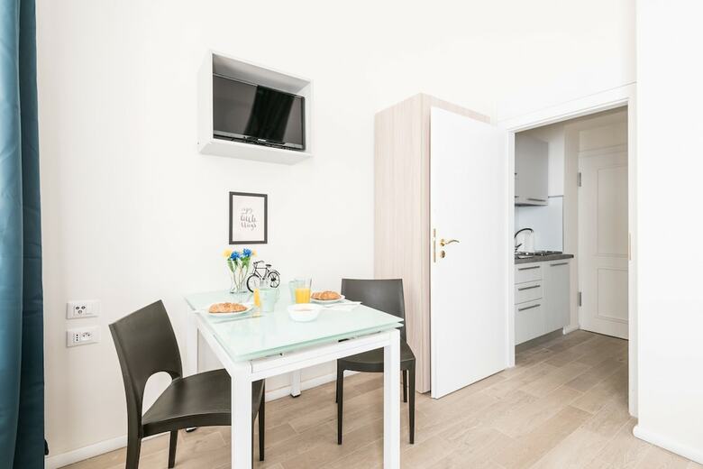 Wenzigova Apartments