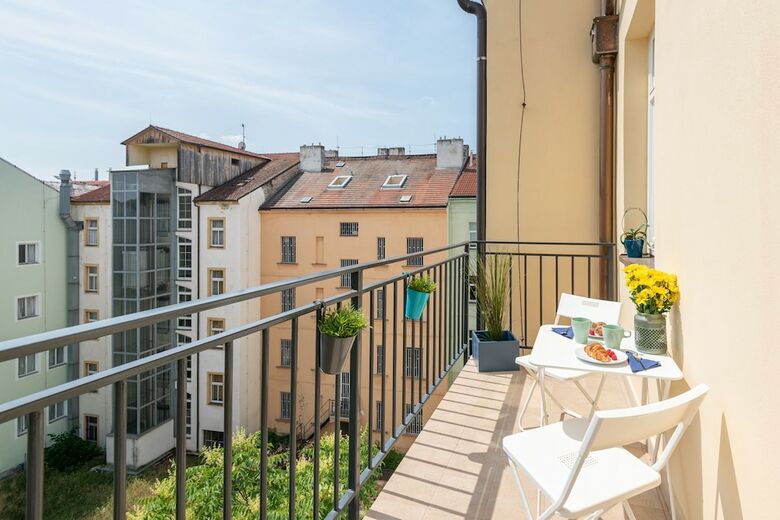 Wenzigova Apartments
