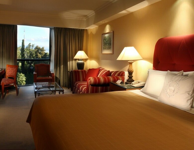 Sheraton Pilar Hotel & Convention Center