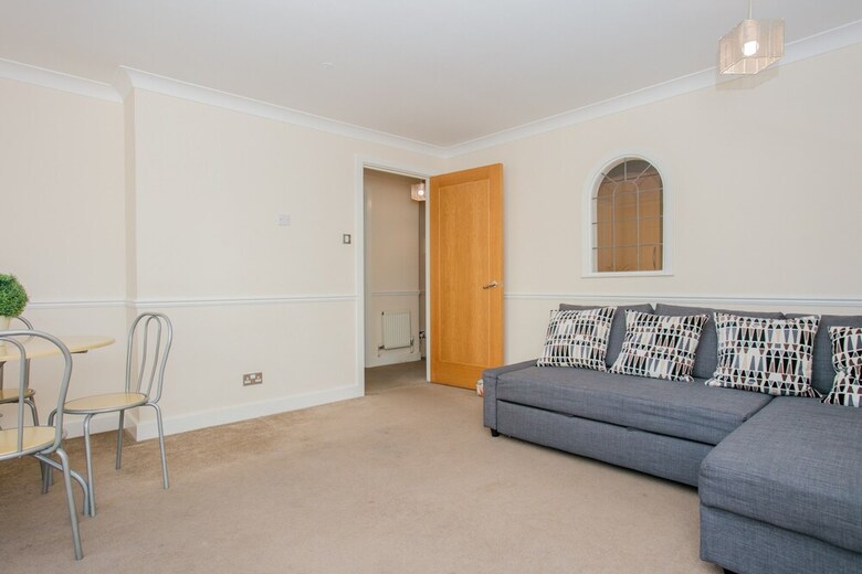 Apartamentos 1 Bedroom Flat With Balcony Accommodates 4