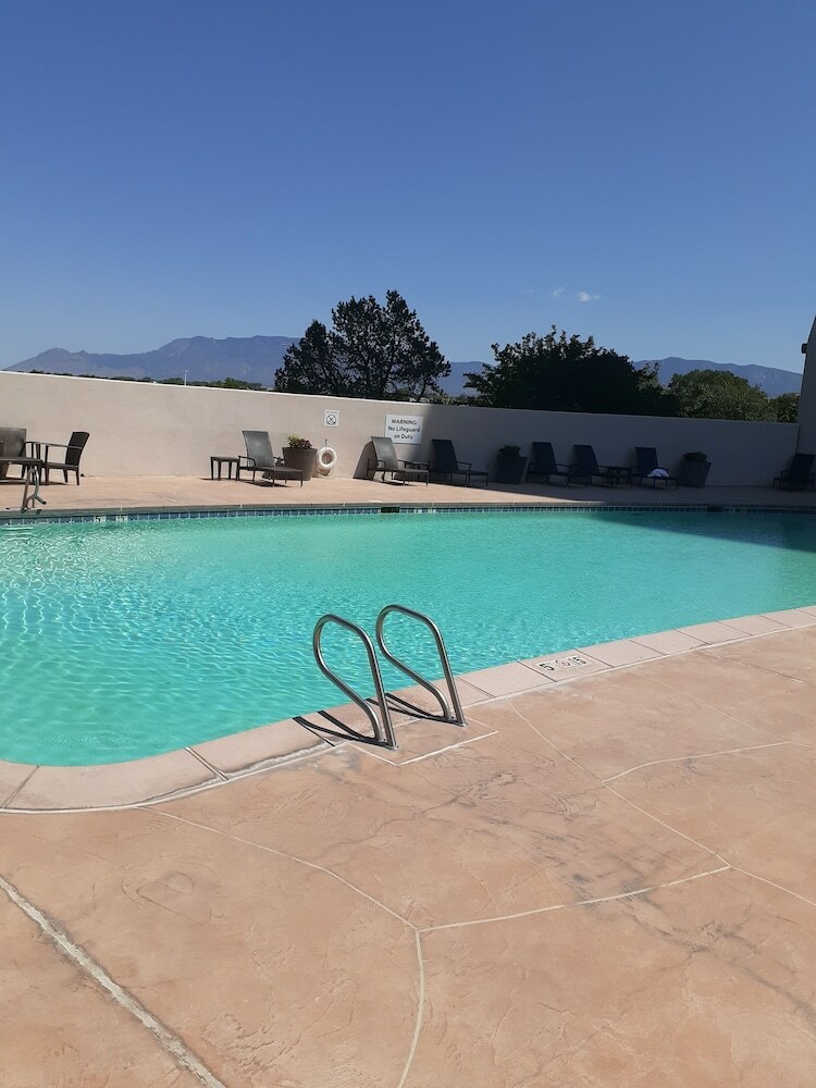 Sheraton Albuquerque Airport Hotel
