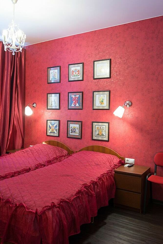 Red Hotel