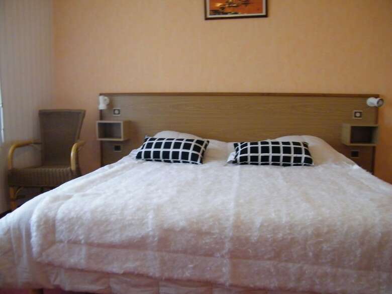 Hotel H�tel Restaurant De Tess�