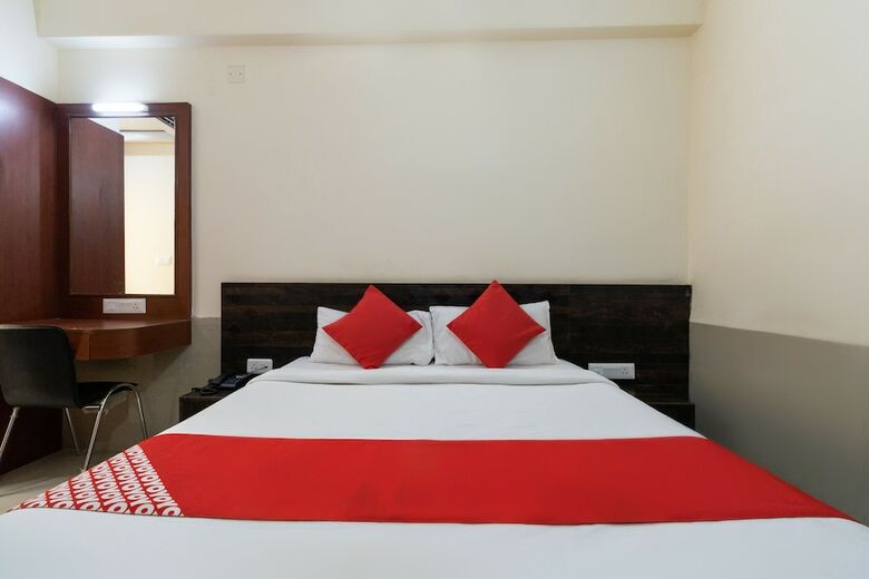 Hotel Oyo 9251 Grand Krishna