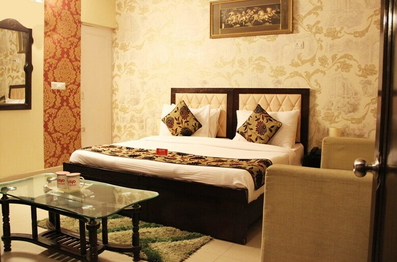 Oyo 2407 Hotel Gera's M1