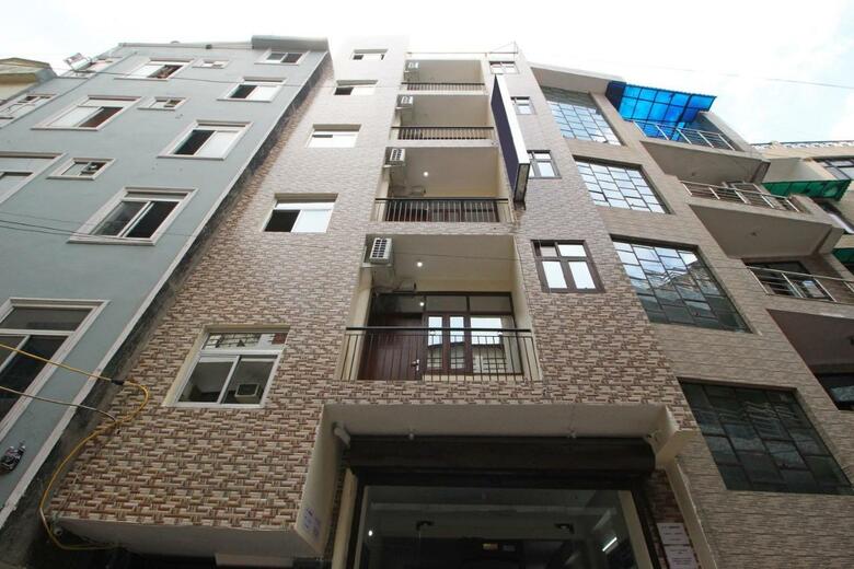 Hotel Oyo 9273 Surya Palace