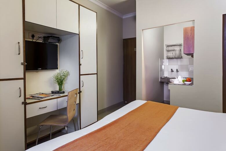 Hotel Oyo 5533 Bafel Residency