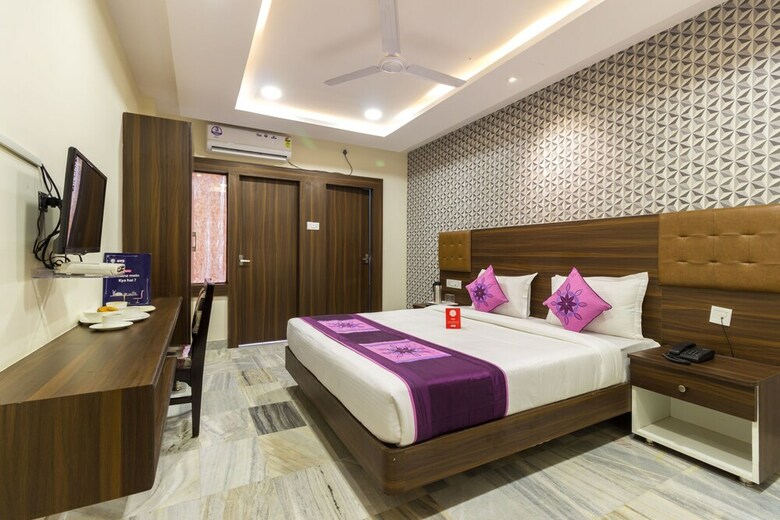 Oyo 6651 Hotel Srujana Stay Inn