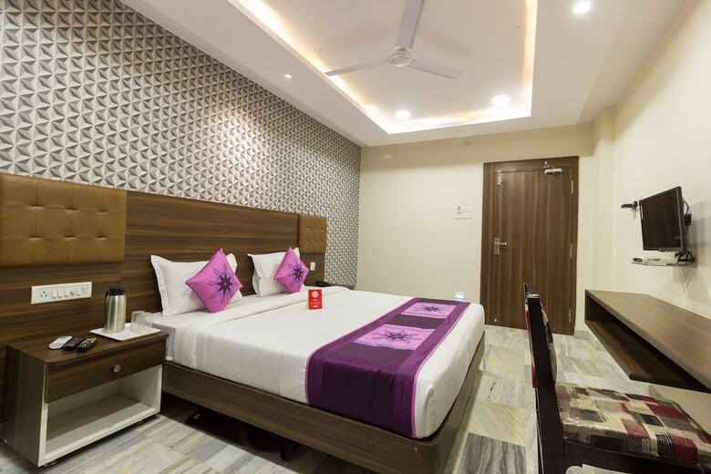 Oyo 6651 Hotel Srujana Stay Inn