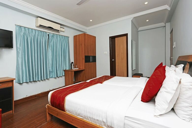 Oyo 7552 Hotel Svm Grand