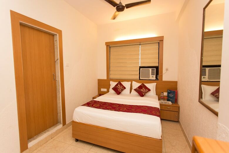 Oyo 8755 Hotel Red Palms
