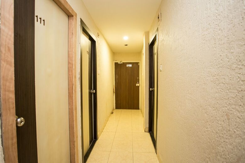 Oyo 8755 Hotel Red Palms