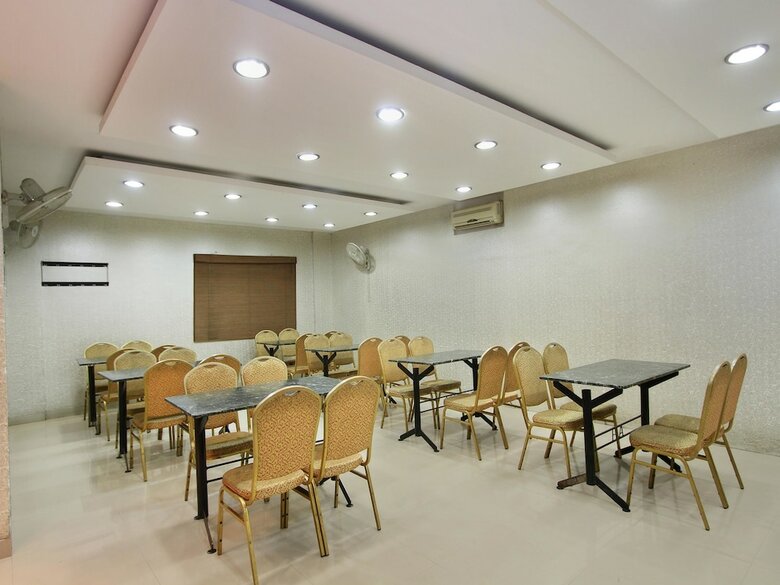 Oyo 435 Hotel Amshi International