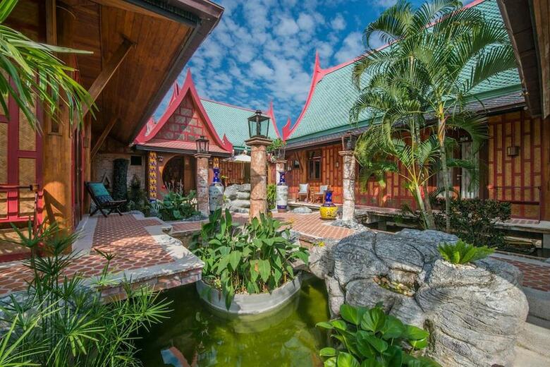 Hotel Leela House
