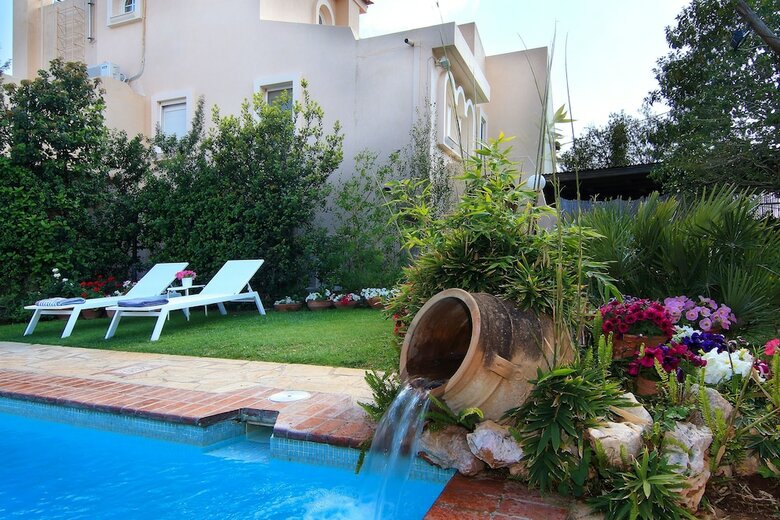 Villa Oasis Pool House
