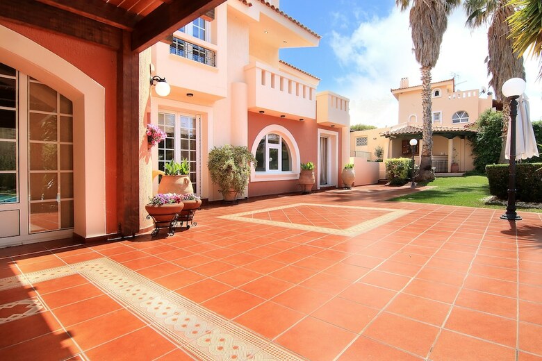 Villa Oasis Pool House