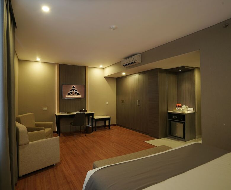 Hotel Pyramid Suites