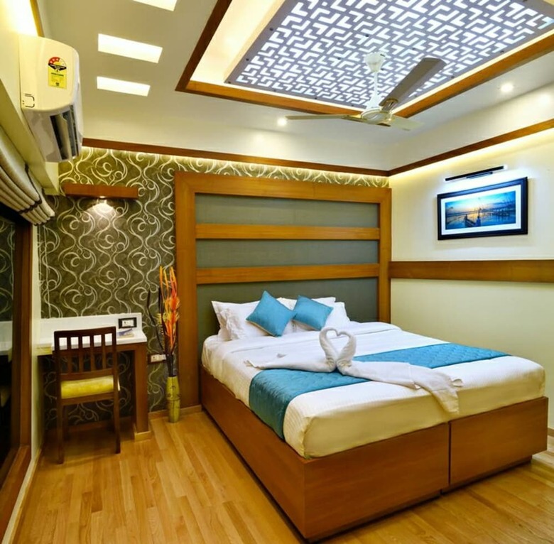 Cosy Houseboats