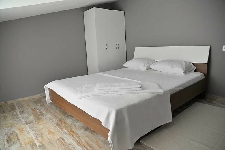 Vavilla Apartment