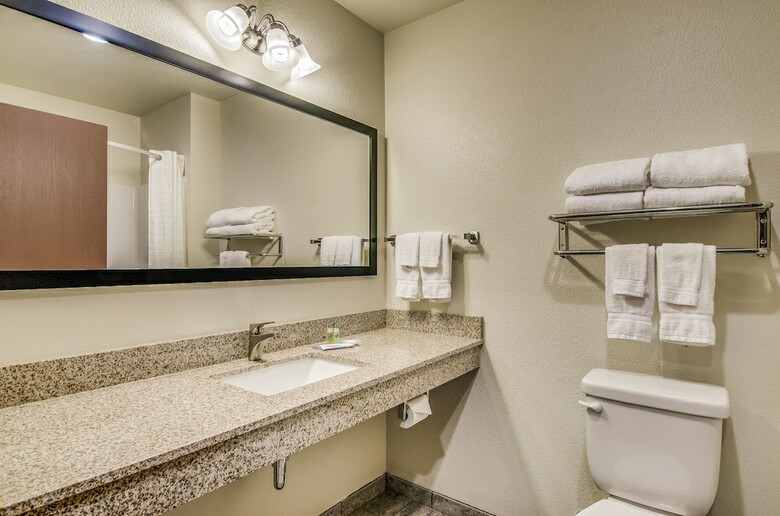 Hotel Cobblestone Inn & Suites - Bridgeport