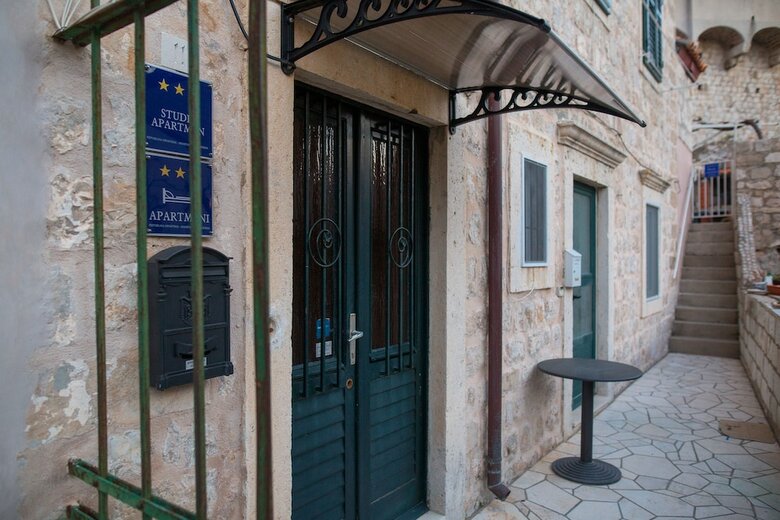 Old Town Stajeva Apartments House