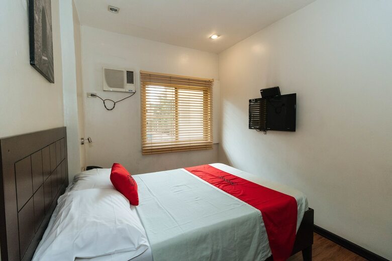 Hotel Reddoorz @ San Antonio Makati
