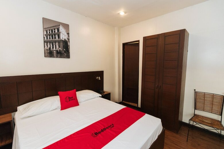 Hotel Reddoorz @ San Antonio Makati