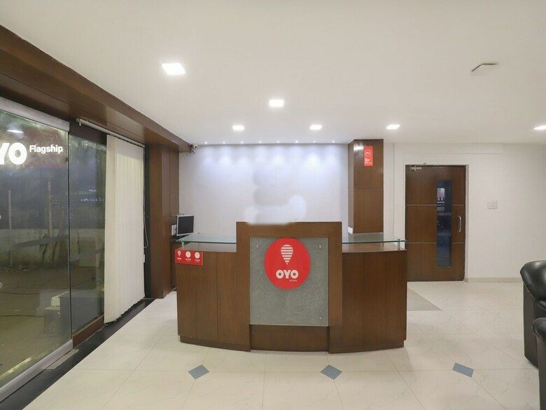 Hotel Oyo Flagship 321 Vastrapur Ahmedabad