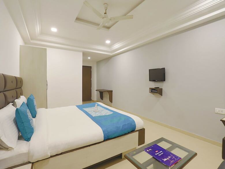 Hotel Oyo Flagship 321 Vastrapur Ahmedabad
