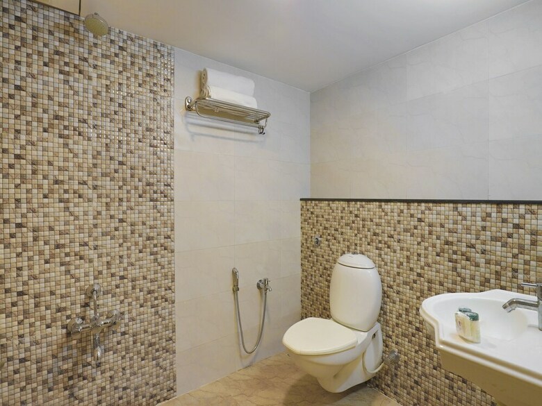 Hotel Oyo Flagship 321 Vastrapur Ahmedabad