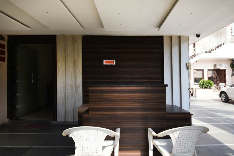 Oyo 9727 Hotel Welcome Inn 2